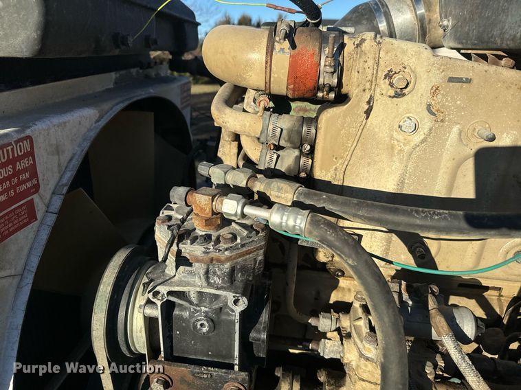 image for item NF9347 1987 Kenworth  T600 semi truck