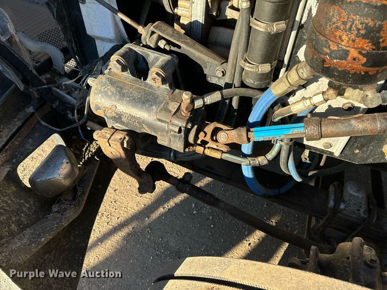 image for item NF9347 1987 Kenworth  T600 semi truck