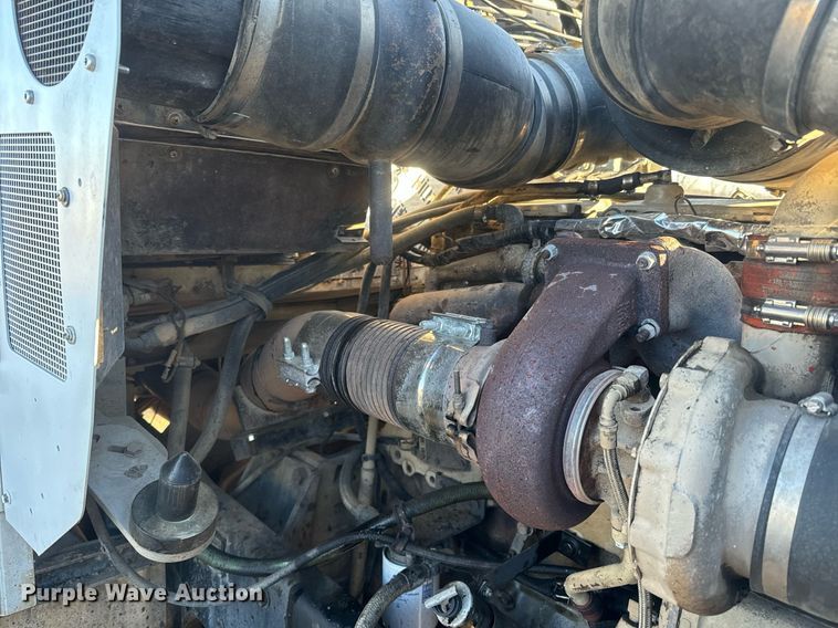 image for item NF9347 1987 Kenworth  T600 semi truck