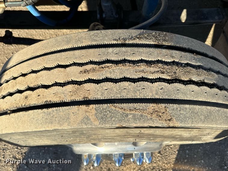 image for item NF9347 1987 Kenworth  T600 semi truck