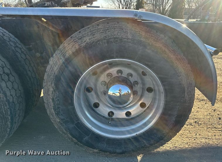 image for item NF9347 1987 Kenworth  T600 semi truck