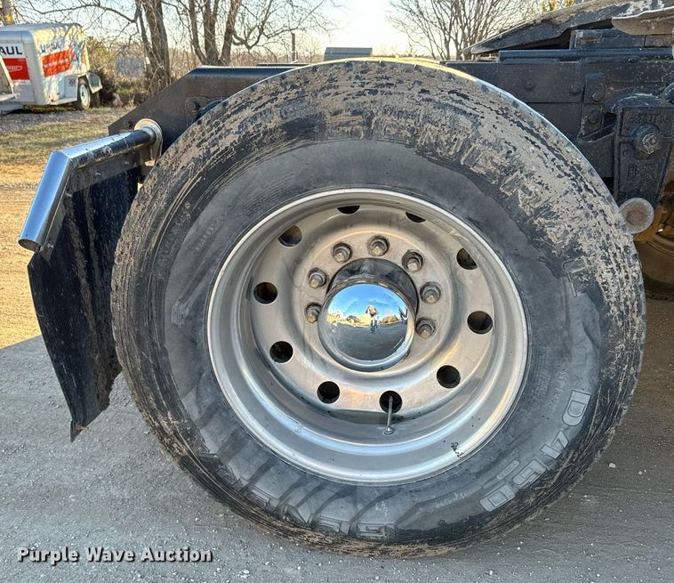 image for item NF9347 1987 Kenworth  T600 semi truck