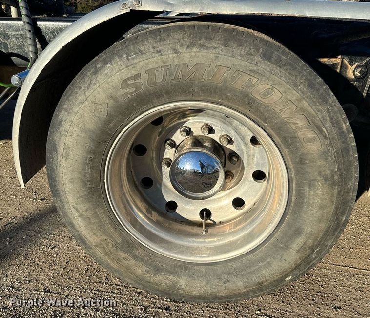 image for item NF9347 1987 Kenworth  T600 semi truck