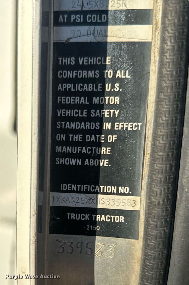 image for item NF9347 1987 Kenworth  T600 semi truck