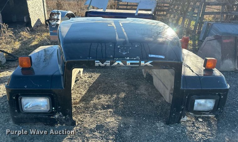 image for item NF9348 Mack truck hood