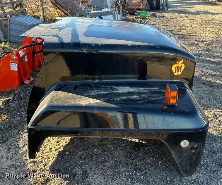 image for item NF9348 Mack truck hood