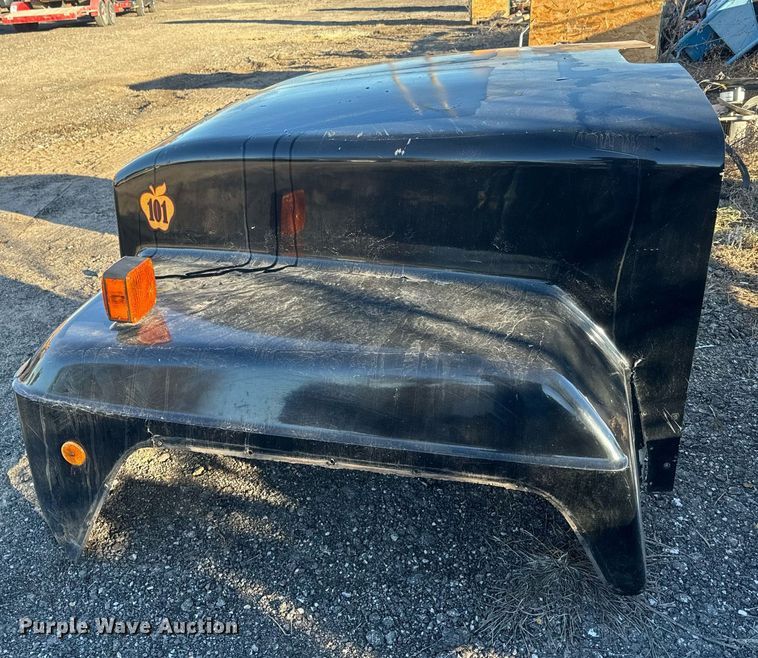 image for item NF9348 Mack truck hood