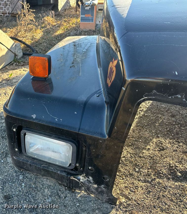 image for item NF9348 Mack truck hood