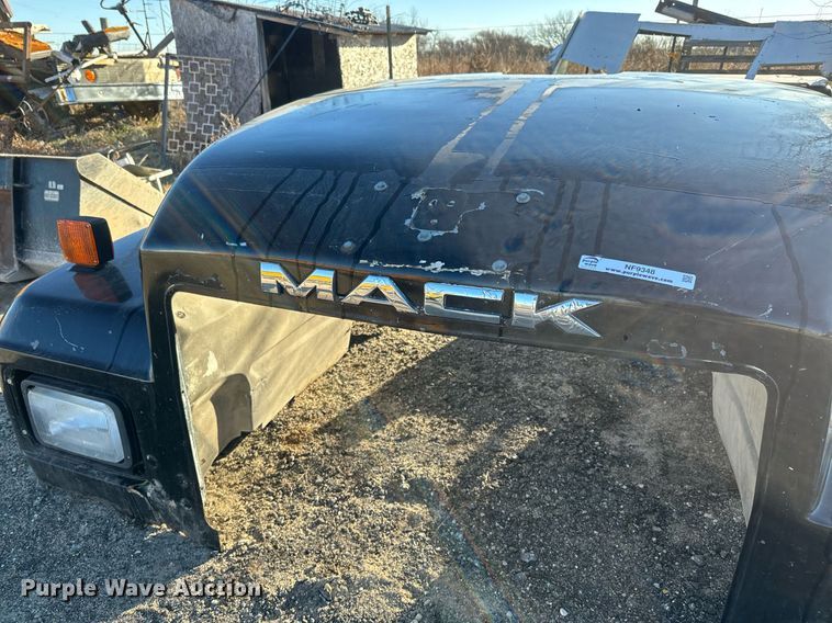 image for item NF9348 Mack truck hood