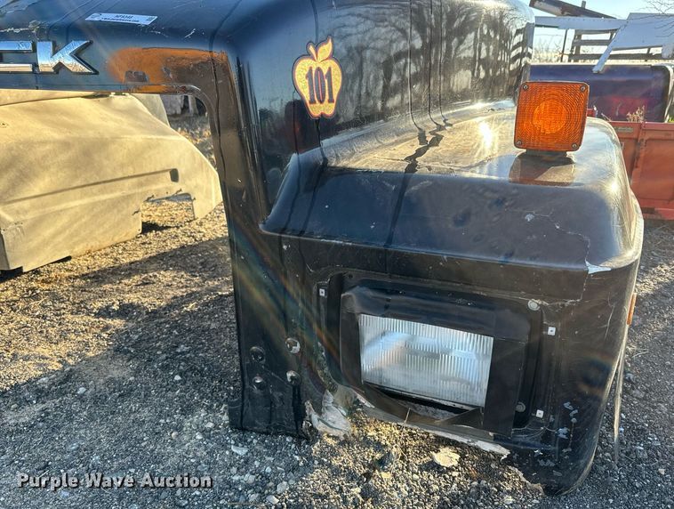 image for item NF9348 Mack truck hood