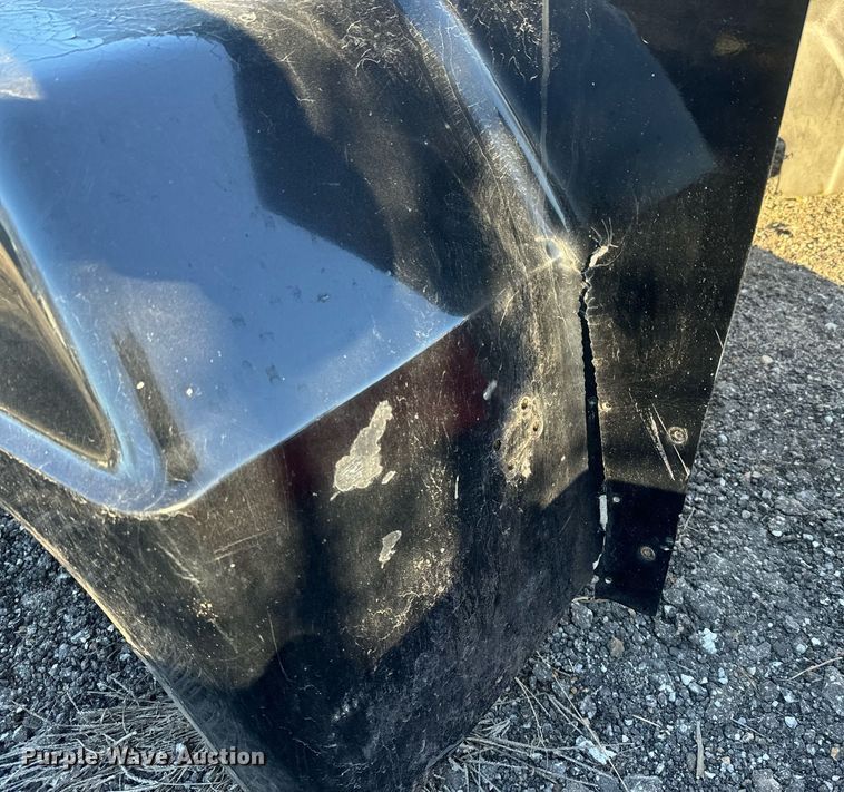 image for item NF9348 Mack truck hood