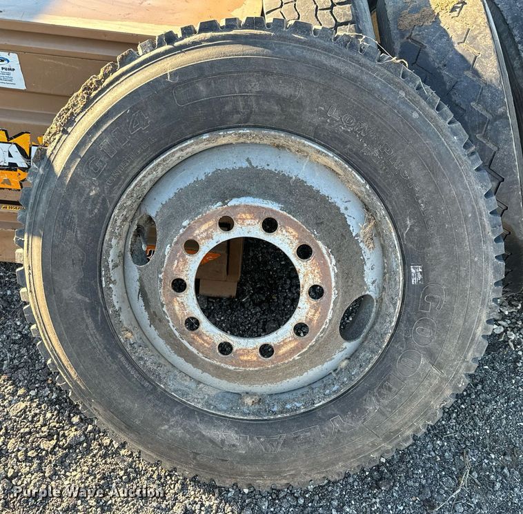 image for item NF9349 Tires and wheels