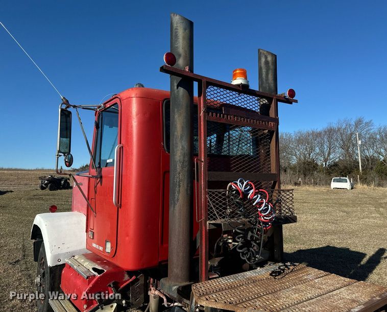 image for item NF9350 1980 GMC General semi truck