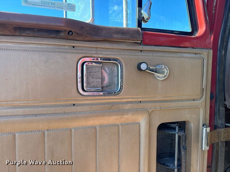 image for item NF9350 1980 GMC General semi truck