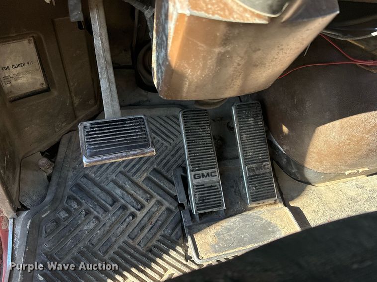 image for item NF9350 1980 GMC General semi truck