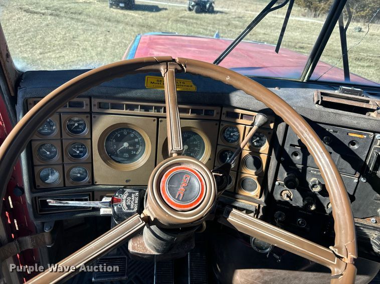 image for item NF9350 1980 GMC General semi truck