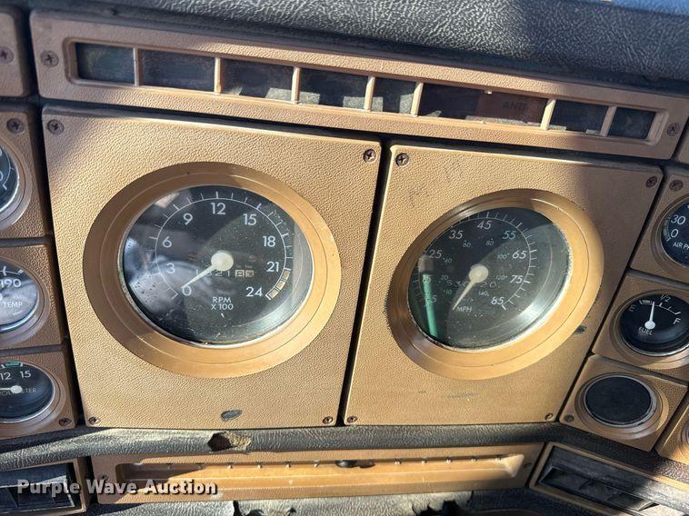 image for item NF9350 1980 GMC General semi truck