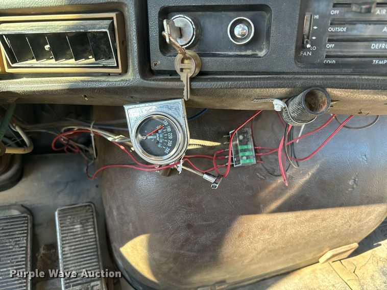 image for item NF9350 1980 GMC General semi truck