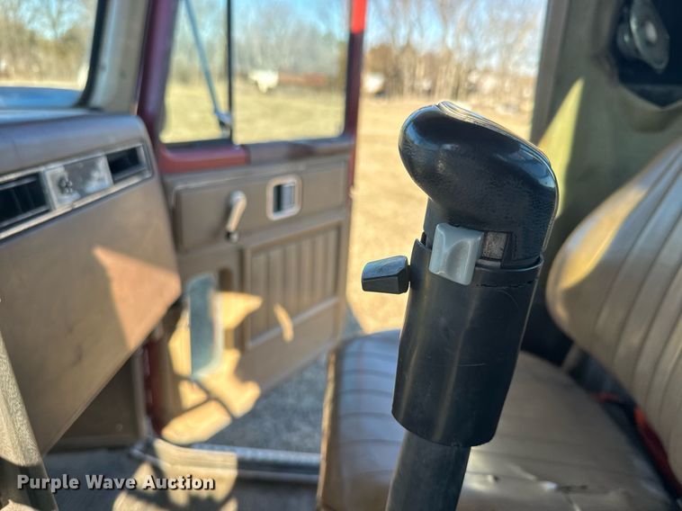 image for item NF9350 1980 GMC General semi truck