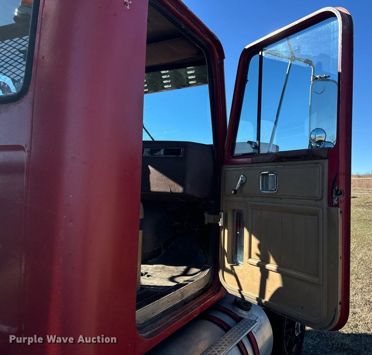 image for item NF9350 1980 GMC General semi truck