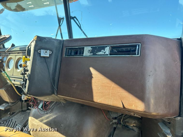 image for item NF9350 1980 GMC General semi truck