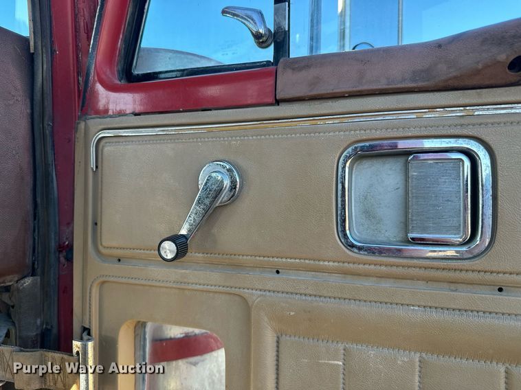 image for item NF9350 1980 GMC General semi truck