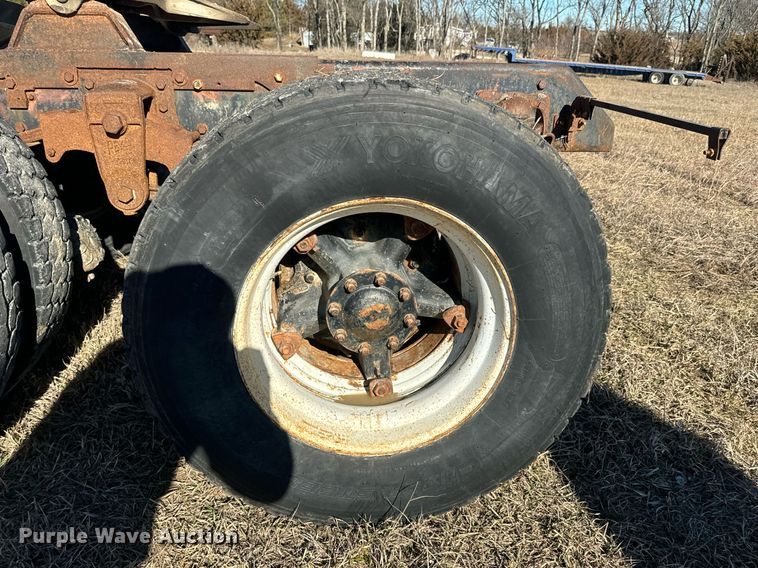 image for item NF9350 1980 GMC General semi truck