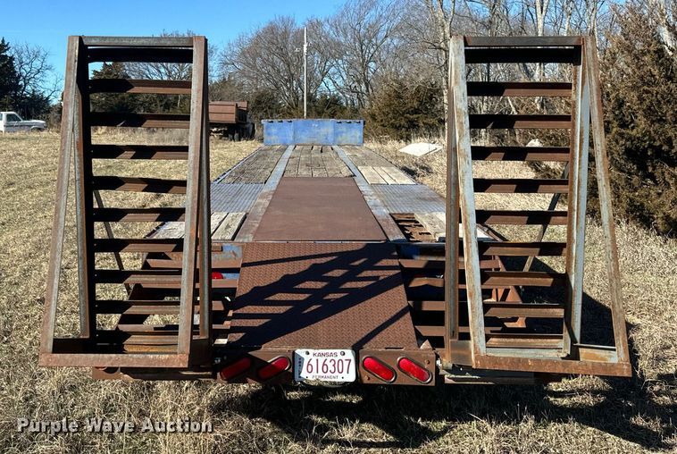 image for item NF9351 1985 Utility  drop deck trailer