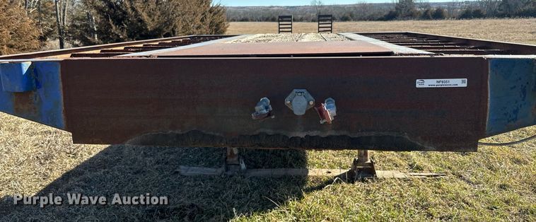 image for item NF9351 1985 Utility  drop deck trailer