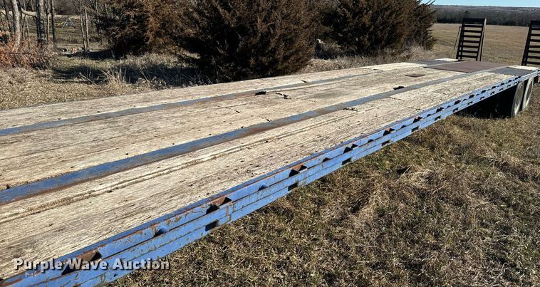 image for item NF9351 1985 Utility  drop deck trailer