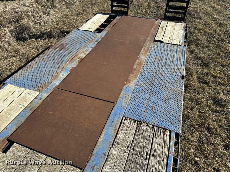 image for item NF9351 1985 Utility  drop deck trailer