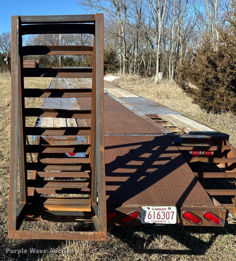 image for item NF9351 1985 Utility  drop deck trailer