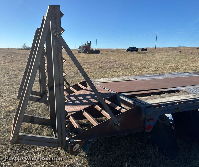 image for item NF9351 1985 Utility  drop deck trailer