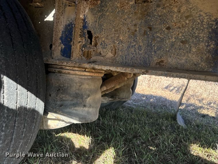 image for item NF9351 1985 Utility  drop deck trailer