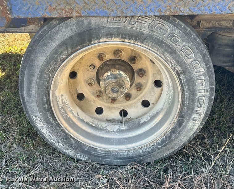 image for item NF9351 1985 Utility  drop deck trailer