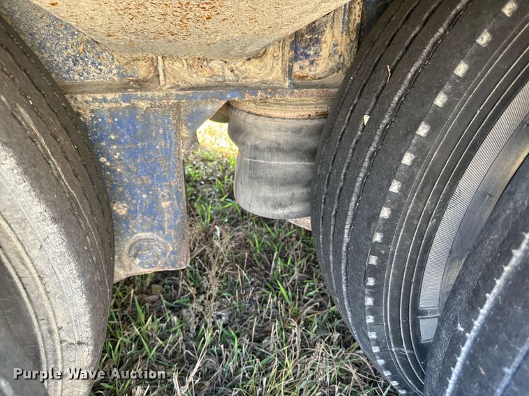 image for item NF9351 1985 Utility  drop deck trailer