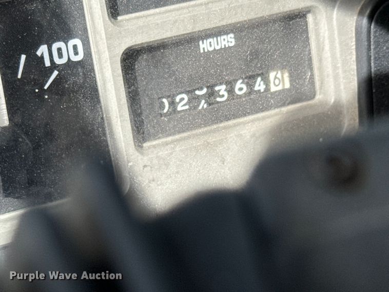 image for item NI9677 2000 International  8100 semi truck