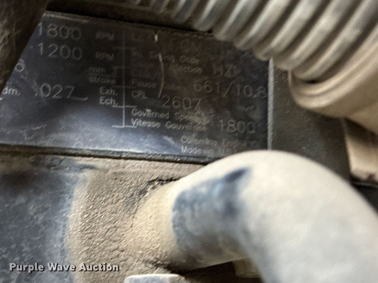 image for item NI9677 2000 International  8100 semi truck