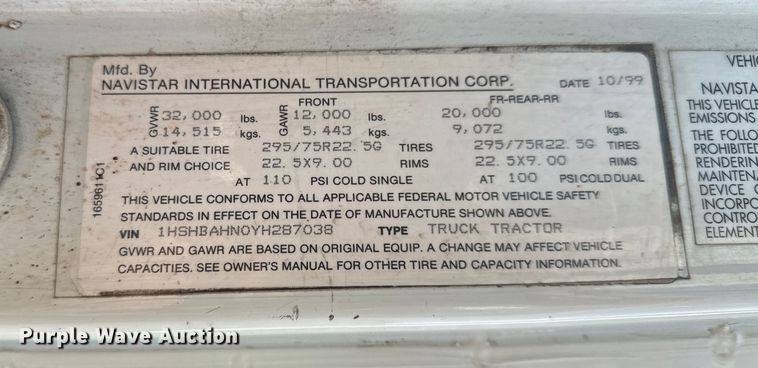 image for item NI9677 2000 International  8100 semi truck