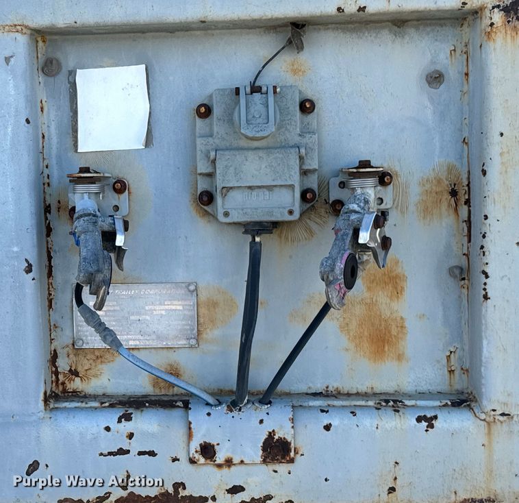 image for item NI9678 1996 Fruehauf  FBB-9-1.5-NF1 28W dry van trailer