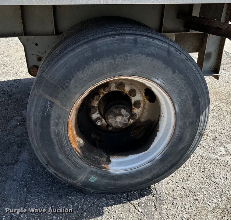 image for item NI9678 1996 Fruehauf  FBB-9-1.5-NF1 28W dry van trailer