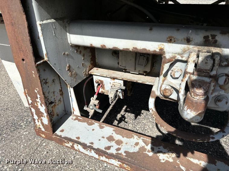 image for item NI9681 1996 Fruehauf  FBB-9-1.5-NF1 28W dry van trailer