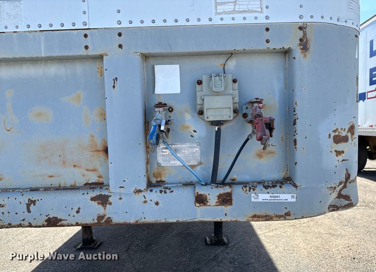 image for item NI9681 1996 Fruehauf  FBB-9-1.5-NF1 28W dry van trailer