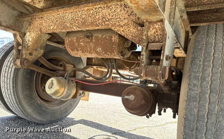 image for item NI9681 1996 Fruehauf  FBB-9-1.5-NF1 28W dry van trailer