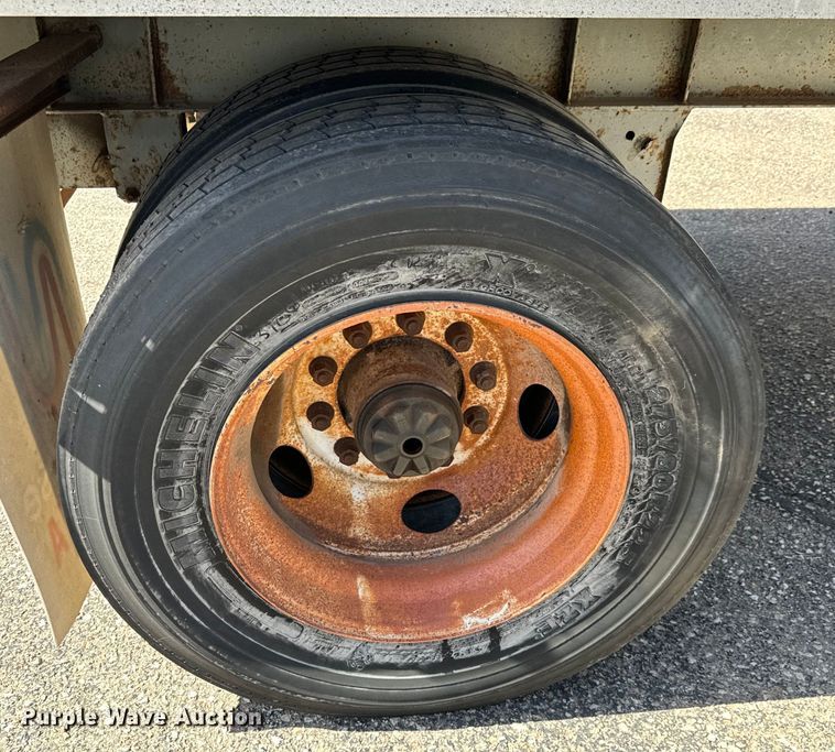 image for item NI9681 1996 Fruehauf  FBB-9-1.5-NF1 28W dry van trailer