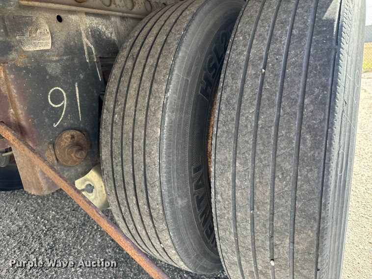 image for item NI9686 2002 Trailmobile  dry van trailer