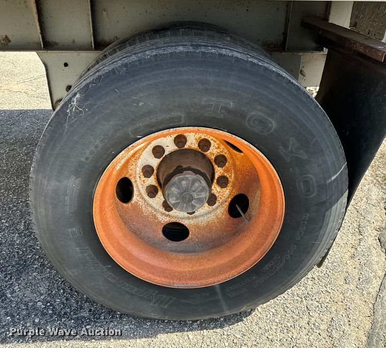 image for item NI9687 1996 Fruehauf  FBB-9-1.5-NF1 28W dry van trailer