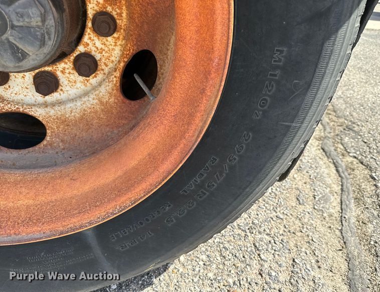 image for item NI9687 1996 Fruehauf  FBB-9-1.5-NF1 28W dry van trailer