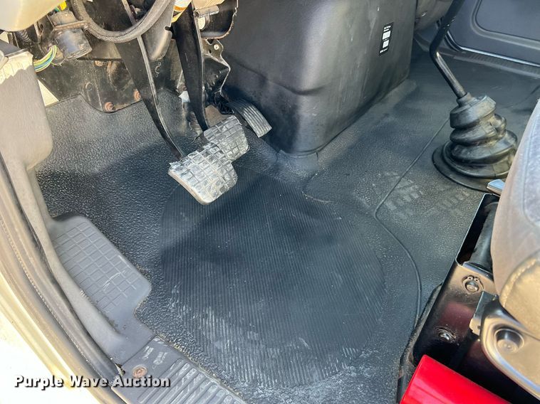 image for item NM9021 2015 International DuraStar 4300 box truck