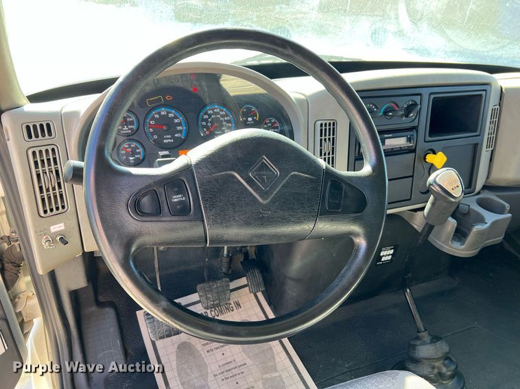 image for item NM9021 2015 International DuraStar 4300 box truck